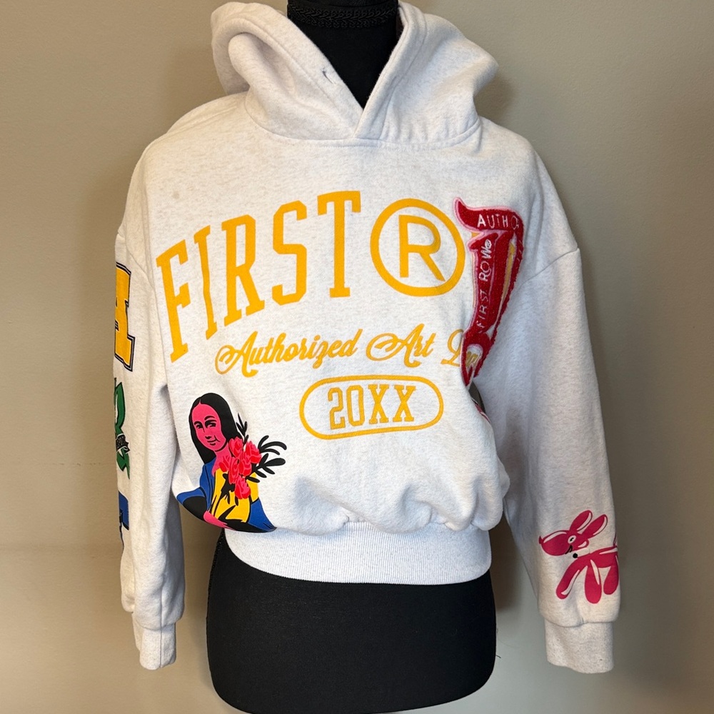 First Row Graphic Hoodie Women’s Small Cropped Art Dealer Sweatshirt